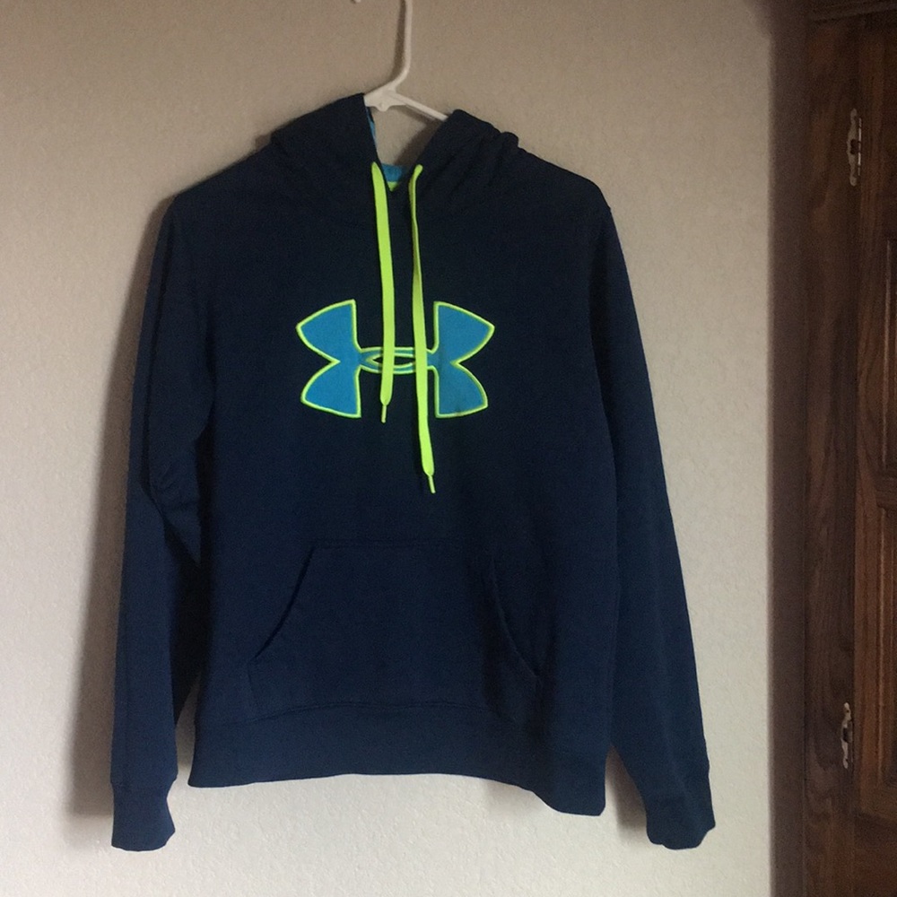 Under Armour Hoodie worn only once!